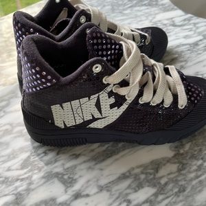 Nike women’s Outbreak High Premium